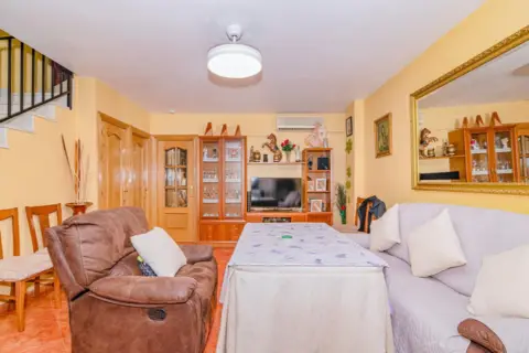 Casa adosada en calle Zaida, nº Sn