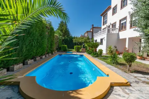 Chalet en calle Granado