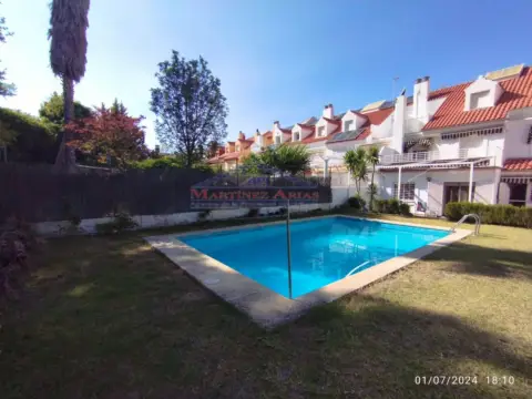 Casa adosada en Valdeastillas-Fuentezuelas