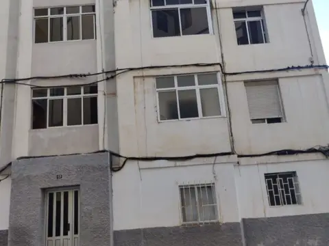 Piso en calle Virgen De Lourdes, 12