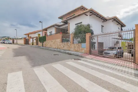 Chalet en calle Cúllar Vega