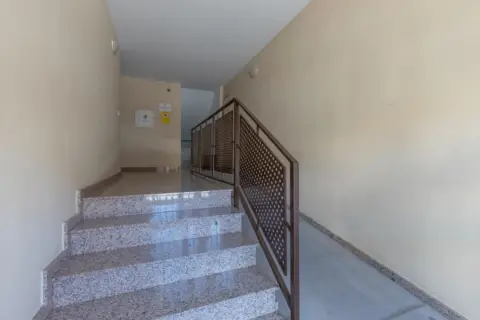 Piso en A La Salida de Las Gabias