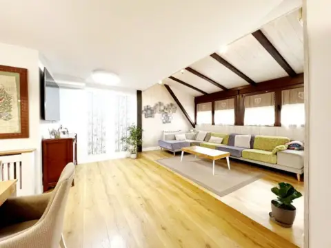 Dúplex en calle de Gerardo Diego