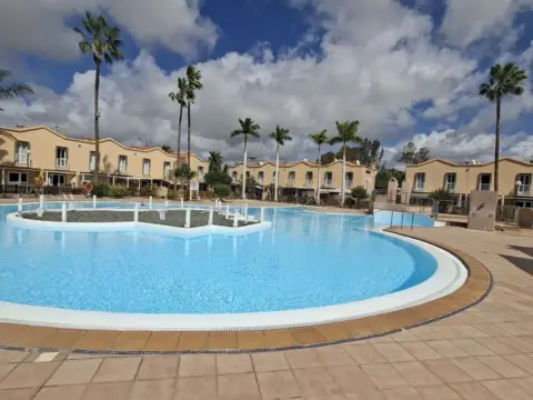 Casa pareada en Avenida Touroperador Air Marin