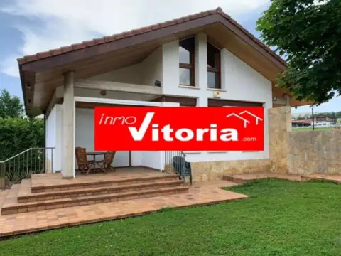 Chalet en calle de Kurtsaldea