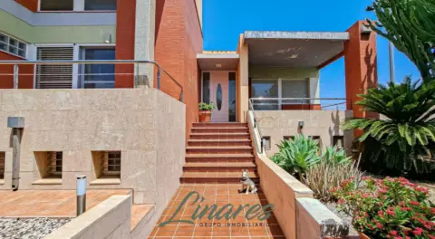 Chalet en calle de Loma Farias, 66