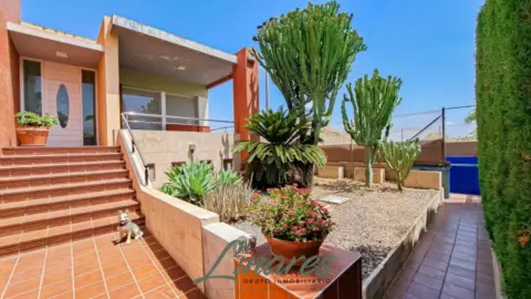 Chalet en calle de Loma Farias, 66