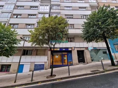 Local comercial en calle de la Rosa, 32