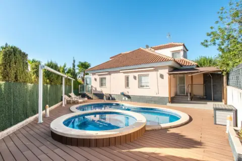 Chalet en calle de los Algarrobos, 1