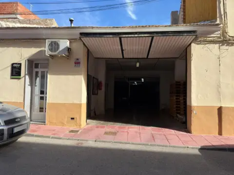 Local comercial en calle de Juan de la Cierva