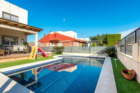 Chalet en Urb. Montepinar