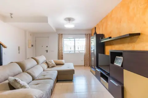 Dúplex en calle de Pablo Neruda