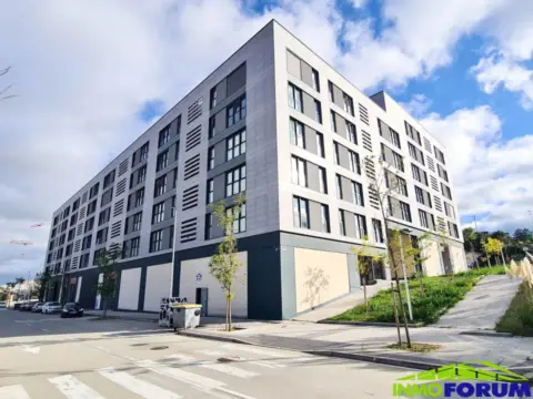 Local comercial en Avenida Fresas de Eiris