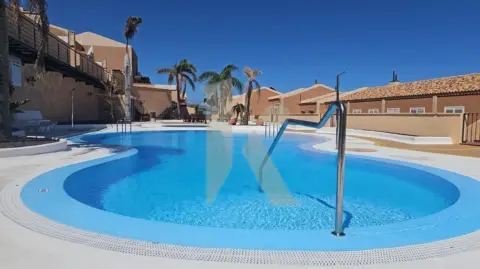 Casa pareada en calle Alborán