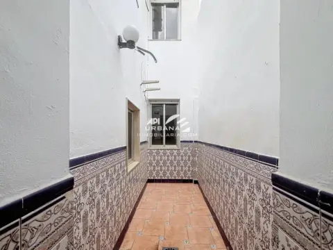 Chalet en calle de Iznajar