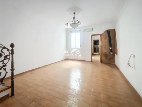 Chalet en calle de Iznajar
