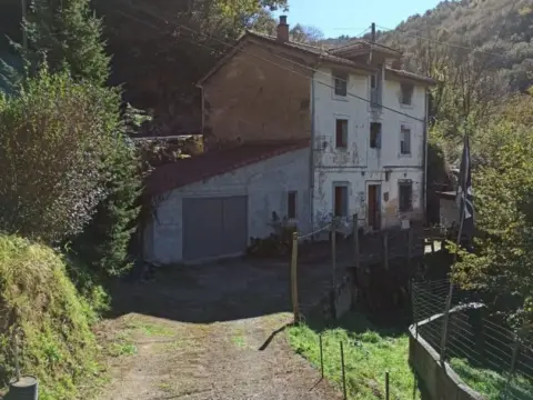 Chalet en calle Ciaño El Llanu