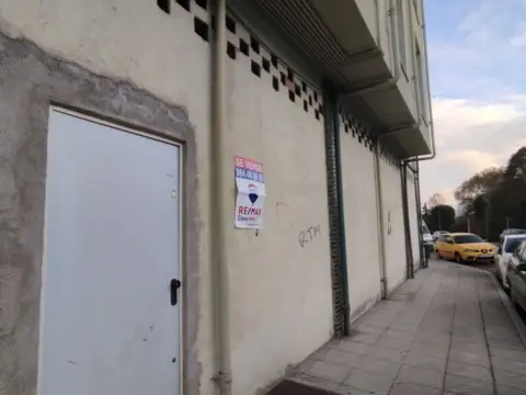 Local comercial en calle Río Sella, 2