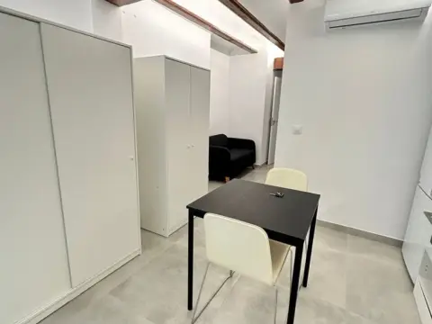 Estudio en Carrer del Doctor Montserrat