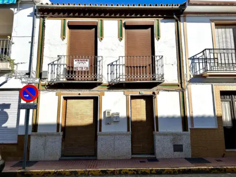 Casa adossada a calle Francisco Velasco Ruiz