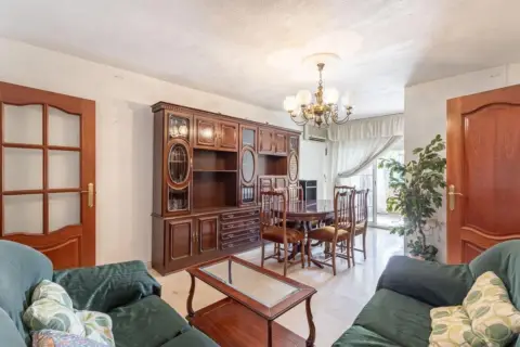 Piso en calle Arquitecto Jimenez Lacal