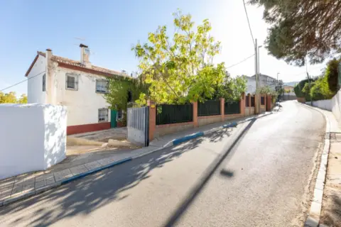 Chalet en Avenida de Emilio Muñoz