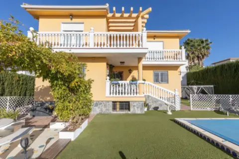 Chalet en calle del Abedul