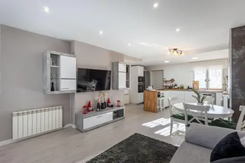 Casa adosada en calle del Mulhacén, 19