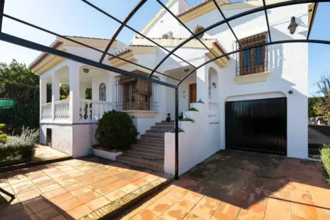 Chalet en calle de Granado