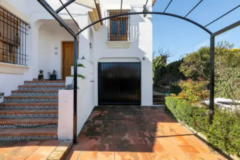 Chalet en calle de Granado