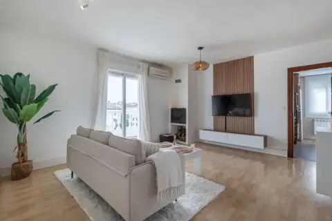 Ático en calle de Aracena, 27