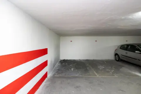Garaje en calle de la Cruz, 42