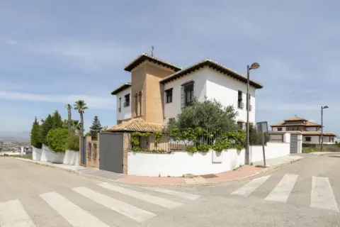Chalet en calle Cúllar Vega