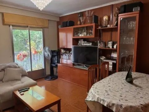 Piso en calle del Escultor Lobato