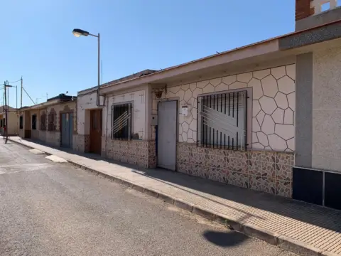 Casa en calle Saavedra Fajardo