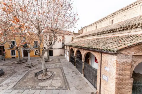 Casa adosada en calle de los Mesones