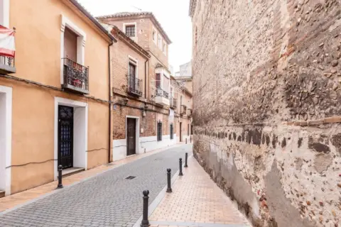 Casa adosada en calle de los Mesones