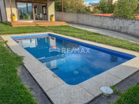 Chalet en calle Ru Seixo-Beade
