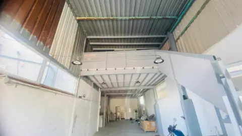 Nave industrial en Camino Torres