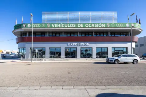 Edificio en Poligono Industrial Zarate