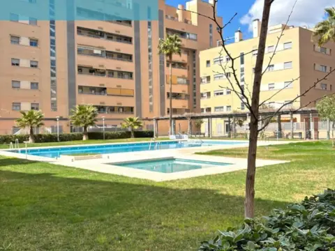 Piso en Campus de La Salud