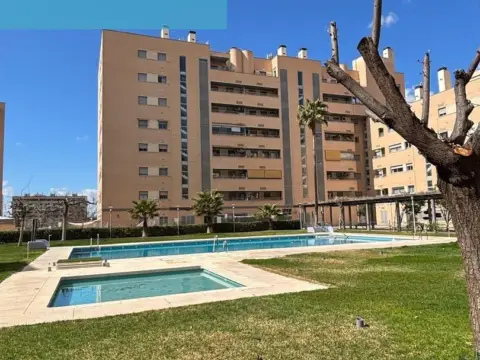 Piso en Campus de La Salud