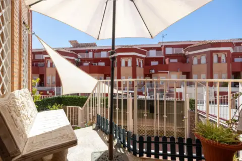 Casa adosada en calle del Río Monachil, 7