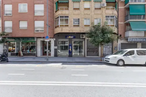 Local comercial en Plaza Einstein