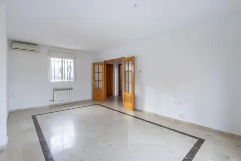 Casa adosada en Centro-Iglesia