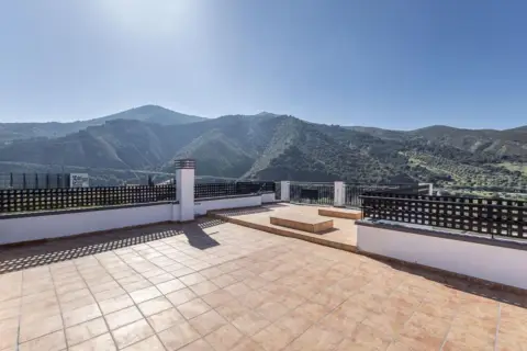 Ático en Camino Viejo de Guejar