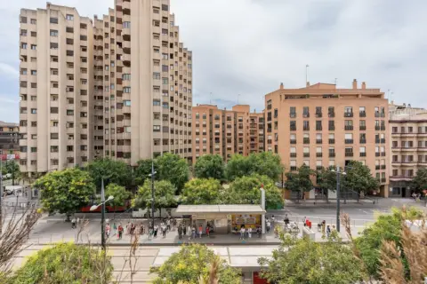 Piso en Avenida de la Constitución