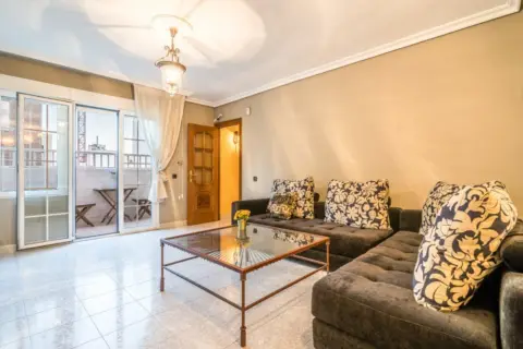 Piso en calle de Valero Rivera