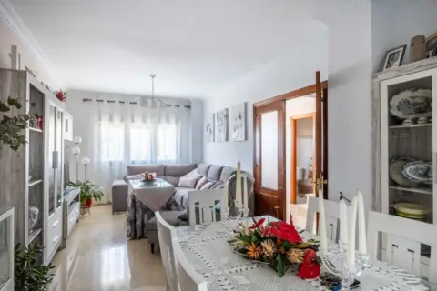 Casa adosada en calle Real