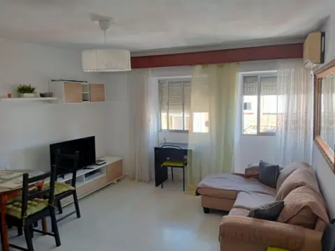 Piso en Reina Mercedes - Heliópolis